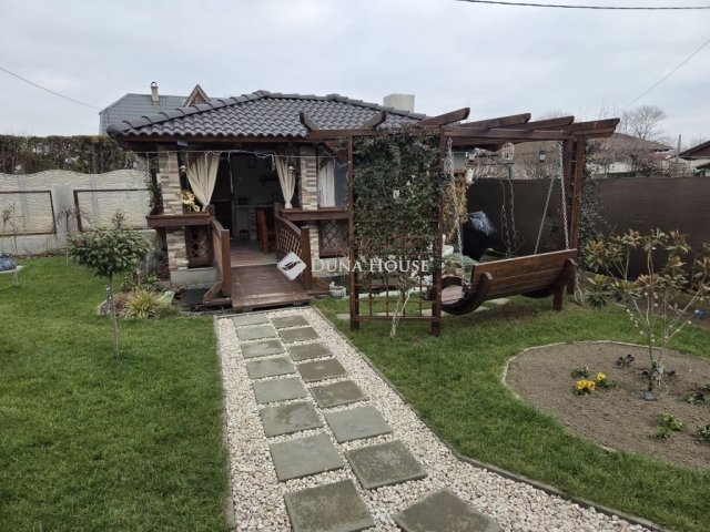 Eladó családi ház, Szigetszentmiklóson 98 M Ft, 3 szobás