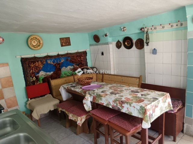 Eladó családi ház, Cegléden 34.9 M Ft, 2 szobás