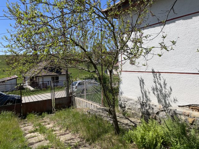 Eladó családi ház, Szentén 10.9 M Ft, 3 szobás