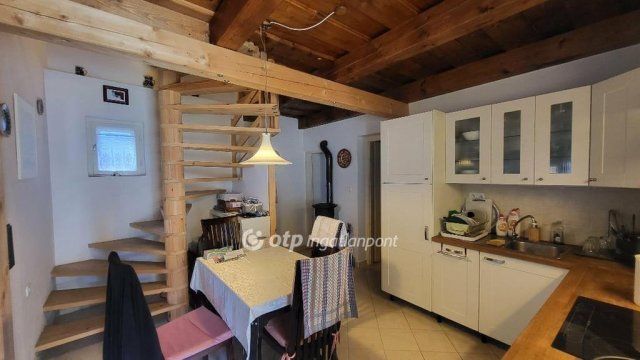 Eladó sorház, Lesenceistvándon 59.9 M Ft, 3 szobás