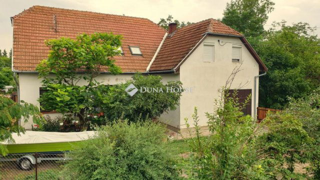 Eladó családi ház, Békésen 35 M Ft, 8 szobás