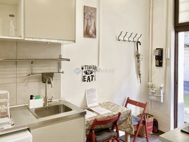 Eladó téglalakás, Budapesten, VI. kerületben 49.9 M Ft, 1 szobás