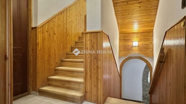 Eladó családi ház, Veresegyházon 139 M Ft, 5 szobás