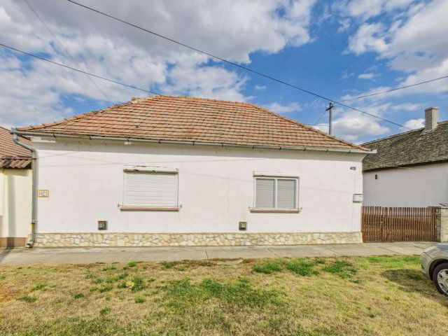 Eladó családi ház, Nagynyárádon 24.9 M Ft, 3 szobás