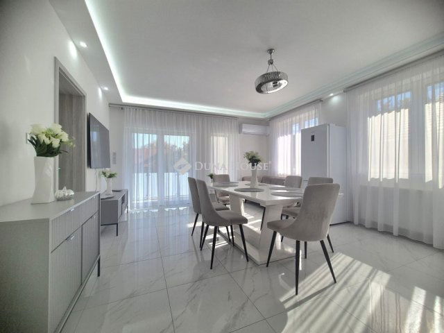 Eladó családi ház, Budapesten, III. kerületben 189 M Ft