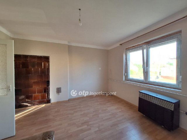 Eladó családi ház, Bucsán 12.6 M Ft, 2 szobás