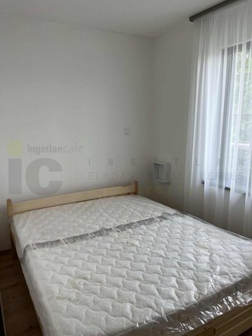 Kiadó téglalakás, albérlet, Szegeden, Móra utcában, 2 szobás