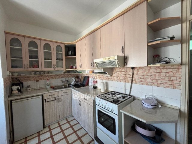 Eladó téglalakás, Gyulán 29.9 M Ft, 2 szobás