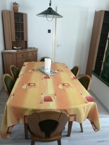 Eladó családi ház, Vonyarcvashegyen 144.9 M Ft, 4 szobás