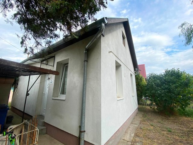 Eladó családi ház, Szatymazon 37.7 M Ft, 1 szobás