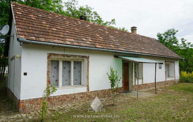Eladó családi ház, Kecskeméten 25.5 M Ft, 3 szobás