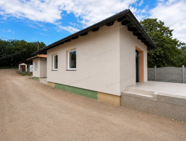 Eladó családi ház, Gödön 129.99 M Ft, 4 szobás