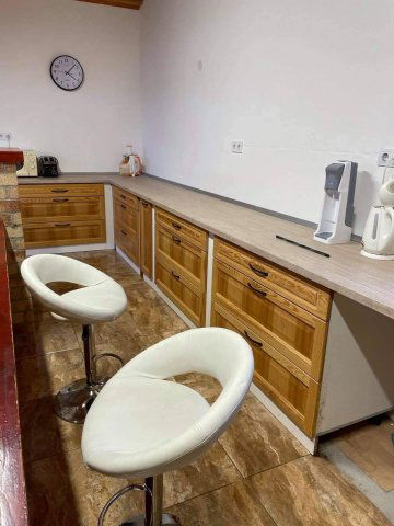 Eladó családi ház, Komáromban 135 M Ft, 7+2 szobás