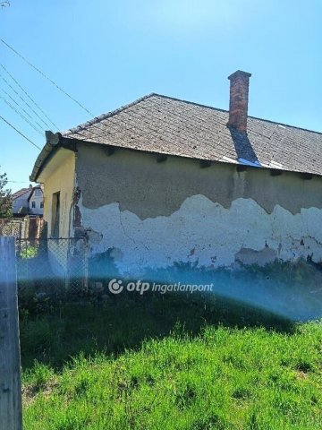 Eladó családi ház, Abasáron 15 M Ft, 1+1 szobás