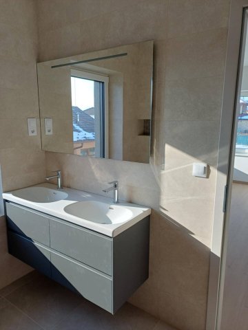 Eladó családi ház, Pilisvörösváron 249.9 M Ft, 5 szobás