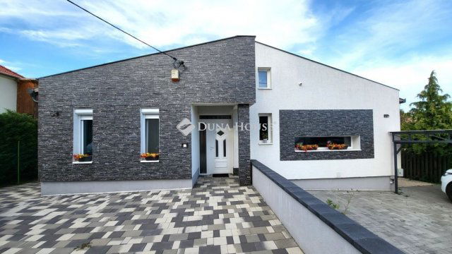 Eladó családi ház, Érden 169 M Ft, 5 szobás