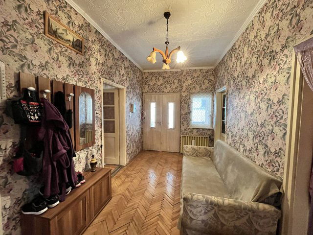 Eladó családi ház, Jászladányon 12.7 M Ft, 3 szobás