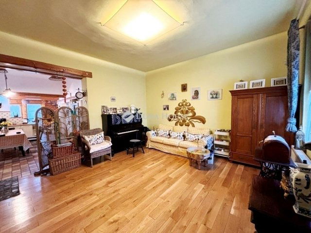 Eladó családi ház, Budapesten, III. kerületben 191.25 M Ft