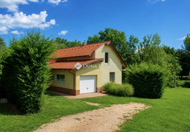 Eladó családi ház, Csopakon, Mű úton 121 M Ft, 2 szobás