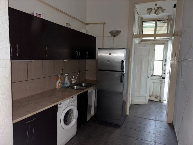 Eladó téglalakás, VIII. kerületben, Szerdahelyi utcában