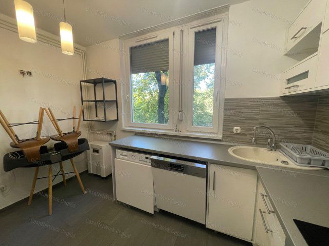 Kiadó téglalakás, albérlet, Szolnokon 125 E Ft / hó, 1 szobás