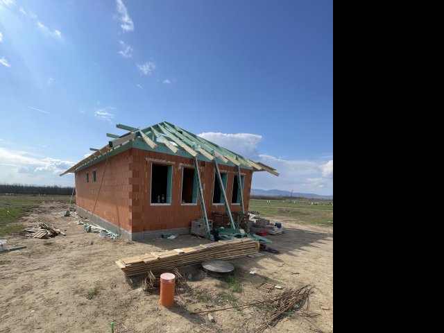 Eladó családi ház, Csörögön 95 M Ft, 4 szobás