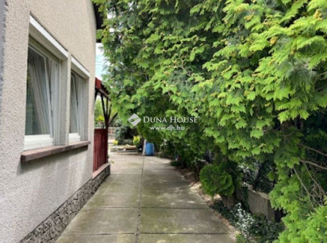 Eladó családi ház, Szigetszentmiklóson 109 M Ft, 4 szobás