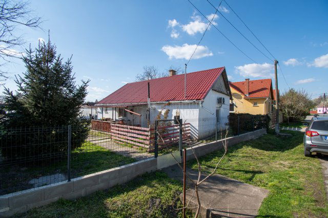 Eladó családi ház, Kabán 24.5 M Ft, 2 szobás