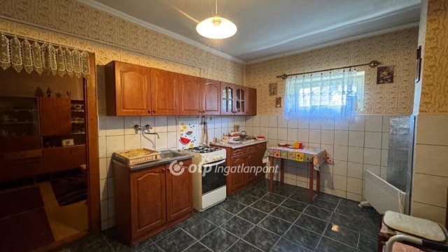 Eladó családi ház, Szabadegyházán 39.99 M Ft, 2 szobás