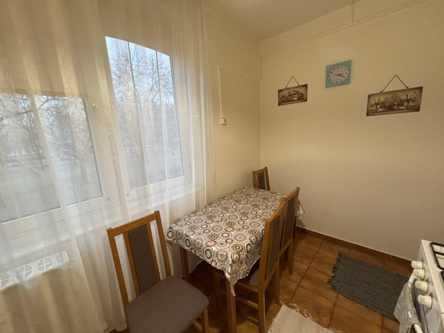 Kiadó panellakás, albérlet, Tiszaújvárosban, Hajdú téren