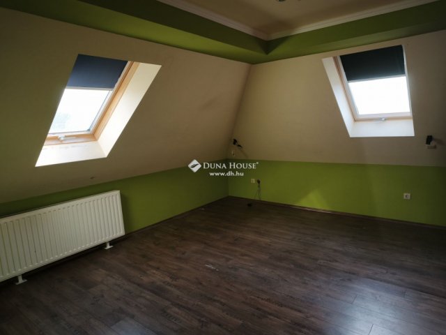 Eladó családi ház, Szombathelyen 74.6 M Ft, 6 szobás