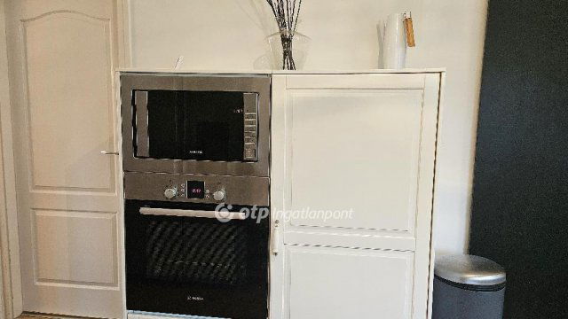 Eladó családi ház, Velencén 165 M Ft, 5 szobás