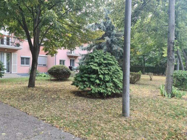 Eladó téglalakás, IV. kerületben, Gyertyaláng utcában