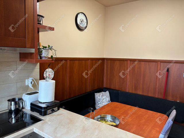 Eladó téglalakás, Győrött 74.9 M Ft, 3 szobás