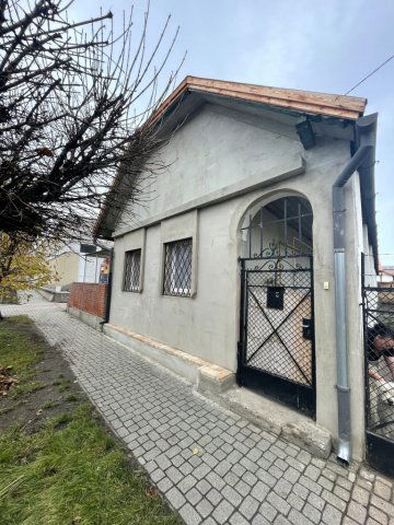 Eladó családi ház, Ercsiben, Fő utcában 41.9 M Ft, 3 szobás