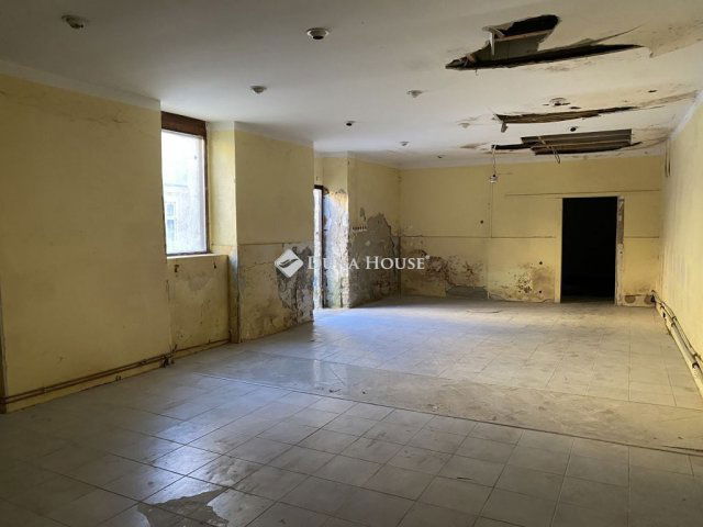 Eladó iroda, Sopronban 18.3 M Ft, 4 szobás / költözzbe.hu