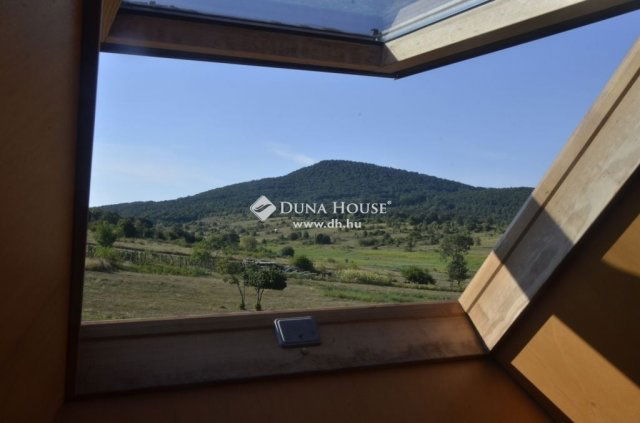 Eladó családi ház, Pilisszentlászlón 126 M Ft, 4 szobás