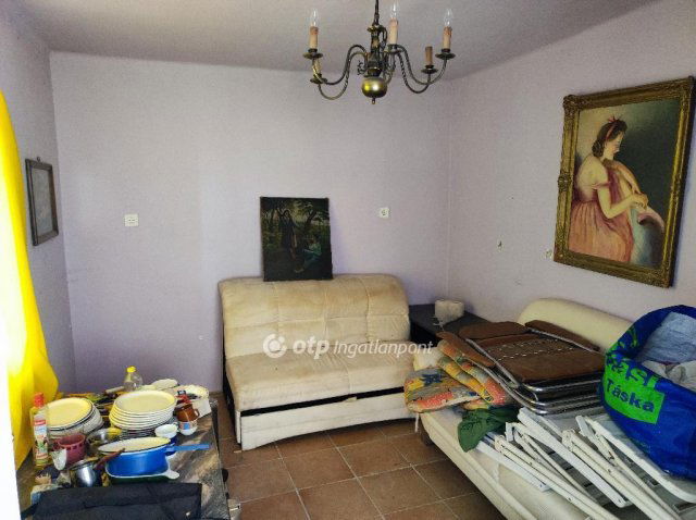 Eladó nyaraló, Győrött 16 M Ft, 2 szobás / költözzbe.hu