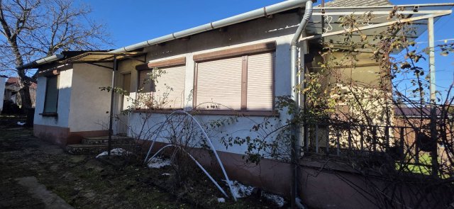 Eladó családi ház, Dunaföldváron 29.5 M Ft, 5 szobás