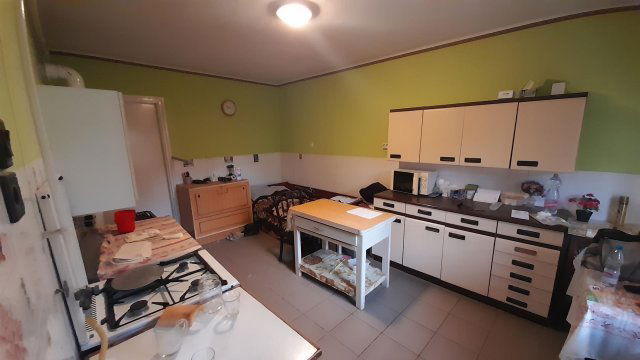 Eladó családi ház, Verpeléten 17 M Ft, 4 szobás