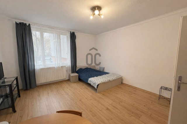 Eladó téglalakás, Budapesten, III. kerületben, Váradi utcában