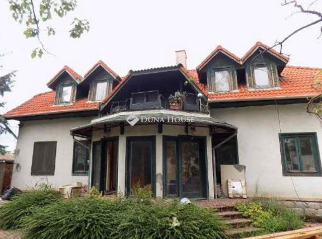 Eladó családi ház, Szentendrén 349.5 M Ft, 7 szobás