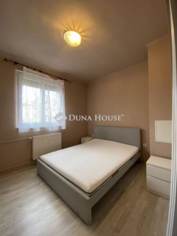 Eladó téglalakás, Komlón 28.9 M Ft, 2 szobás