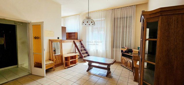 Eladó családi ház, Szombathelyen 69 M Ft, 6+2 szobás