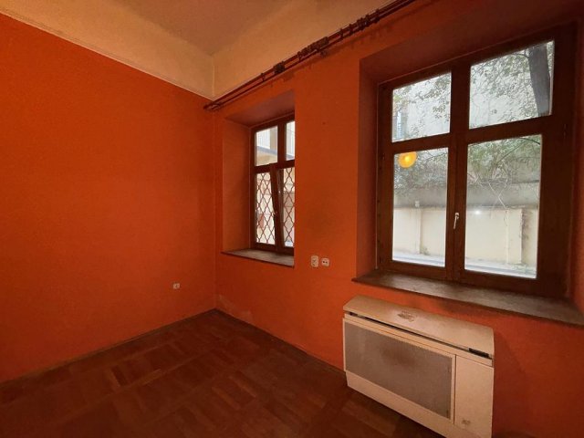 Eladó téglalakás, VIII. kerületben, Nagy Templom utcában