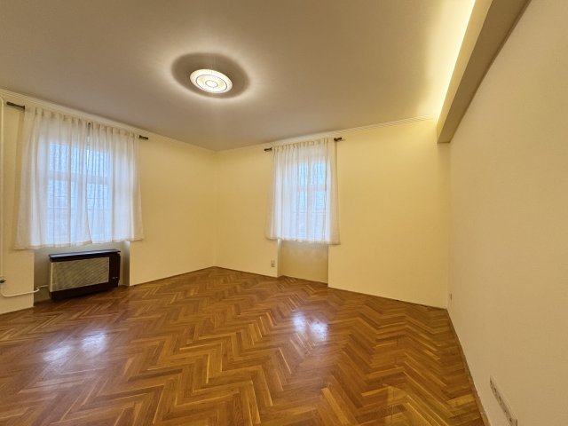 Eladó téglalakás, Pécsett, Tettye utcában 37.9 M Ft, 1 szobás