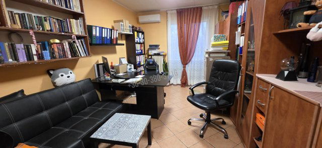 Eladó panellakás, Dunaújvárosban 40.9 M Ft, 1+3 szobás