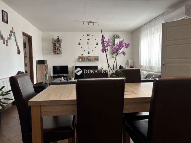Eladó családi ház, Csolnokon, Fenyves utcában 63 M Ft, 3 szobás