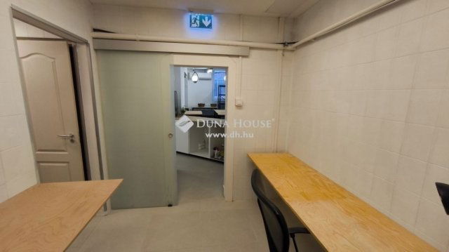 Eladó üzlethelyiség, Budapesten, XII. kerületben 89.9 M Ft