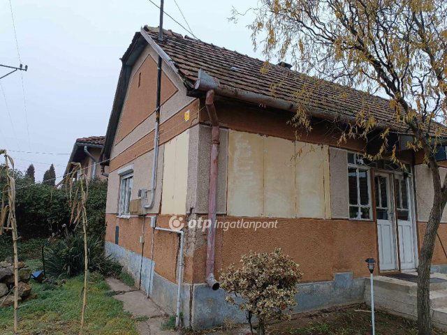 Eladó családi ház, Újfehértón 20.9 M Ft, 1 szobás